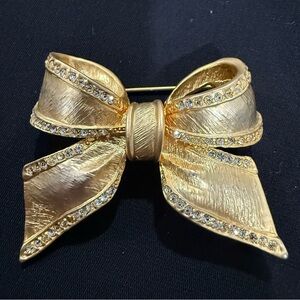 Elegant Gold Bow Brooch with Rhinestones